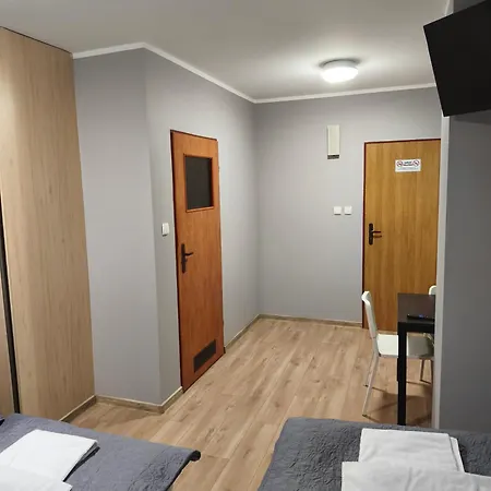 Hotel Ząbkowickie Centrum Sportu I Rekreacji Sp. Z O. O. *