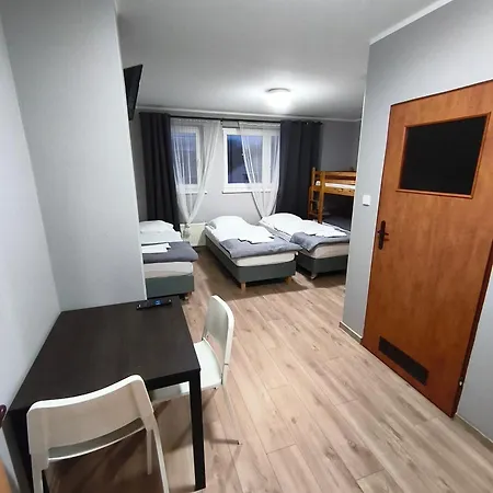 Zabkowickie Centrum Sportu I Rekreacji Sp. Z O. O. ホテル *