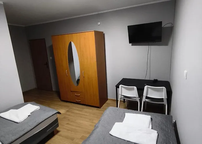 Hotel Zabkowickie Centrum Sportu I Rekreacji Sp. Z O. O. *